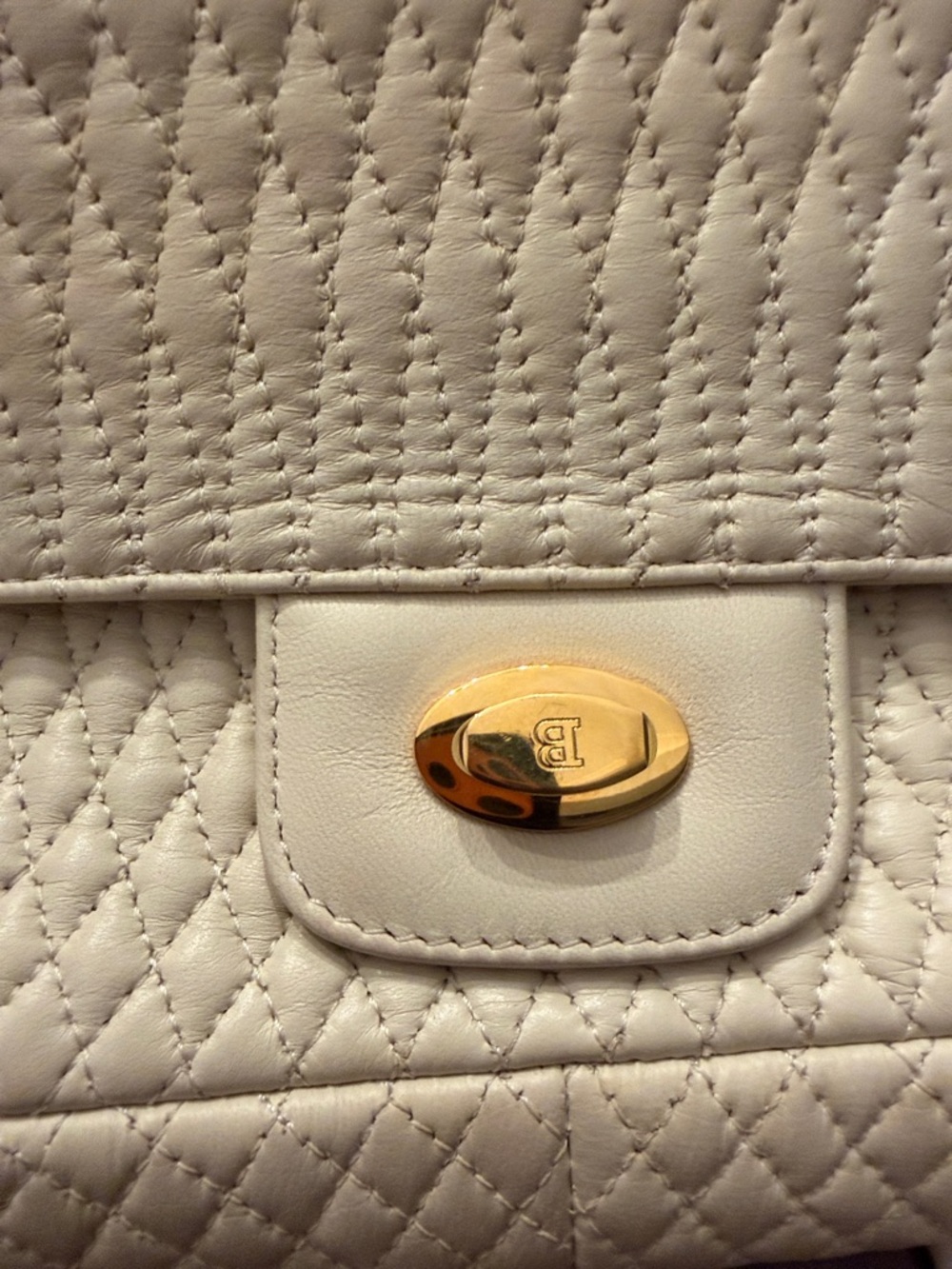 Bali Classic Quilted Cream Shoulder Bag with Gold Chain - Picture 11 of 11